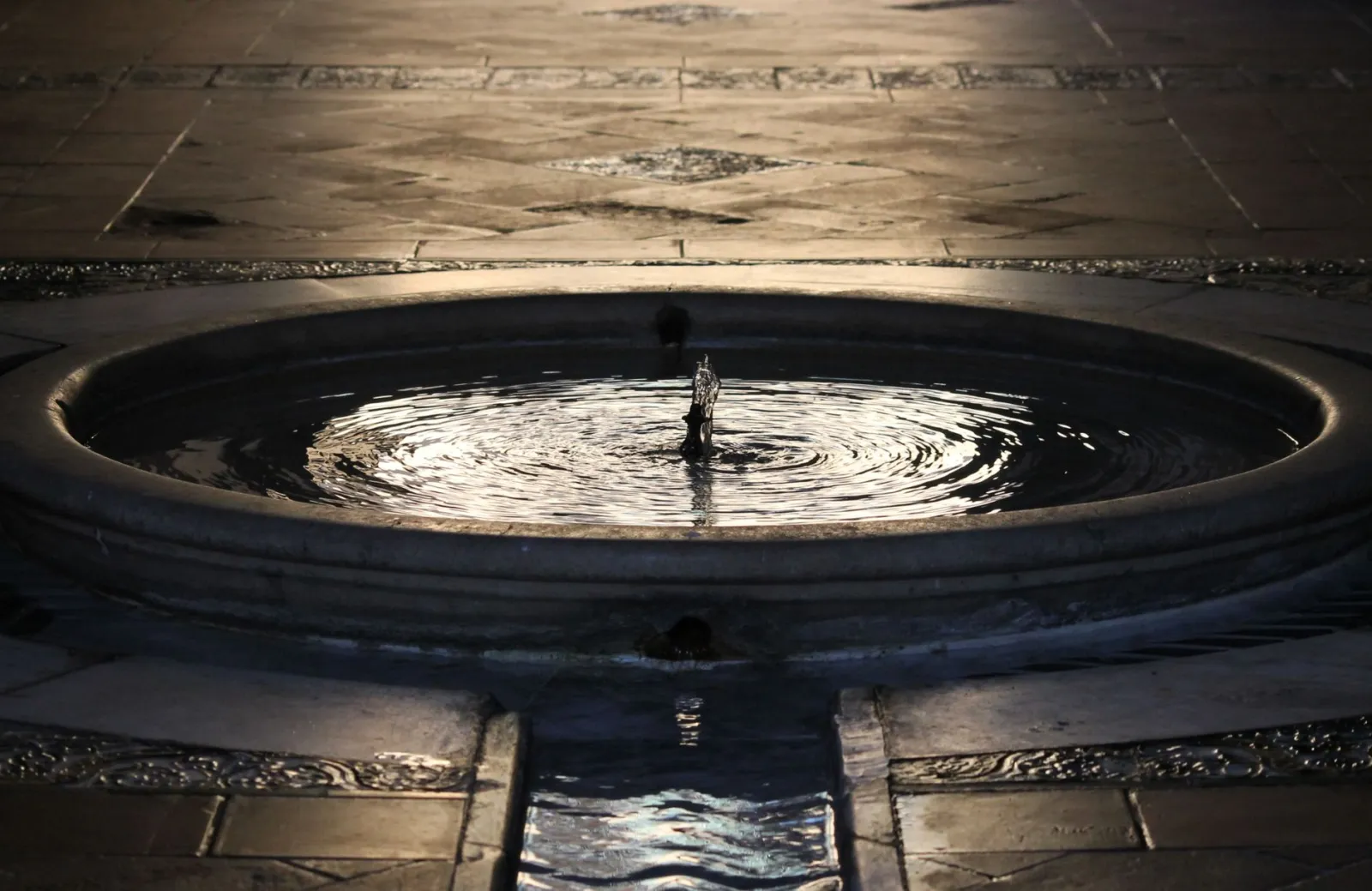 fuente de agua silenciosa para gatos